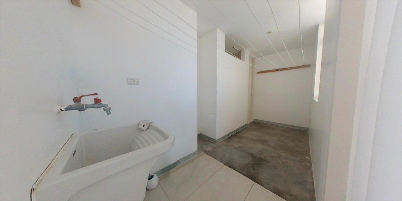 VENTA DE HERMOSO DÚPLEX FRENTE AL MAR, PIMENTEL